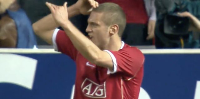 后方领袖维迪奇,为曼联筑起一道铜墙铁壁