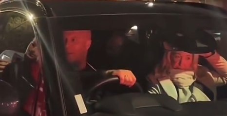 堵车不无聊，粉丝来解闷