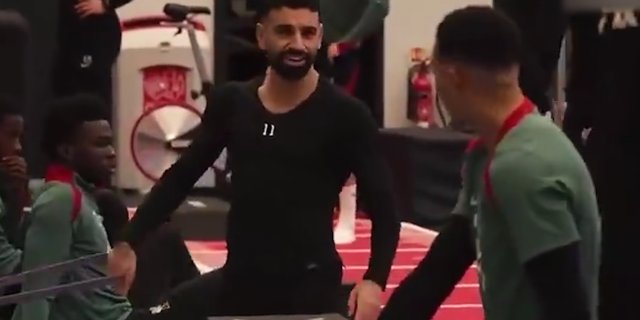 太子遭遇职场“霸凌”，一脸无辜的样子